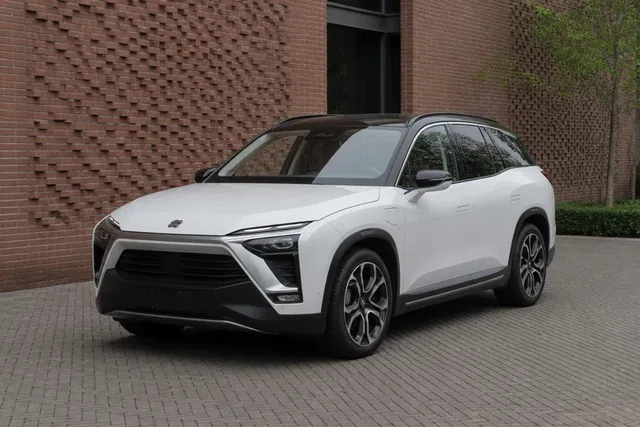 Nio ES8