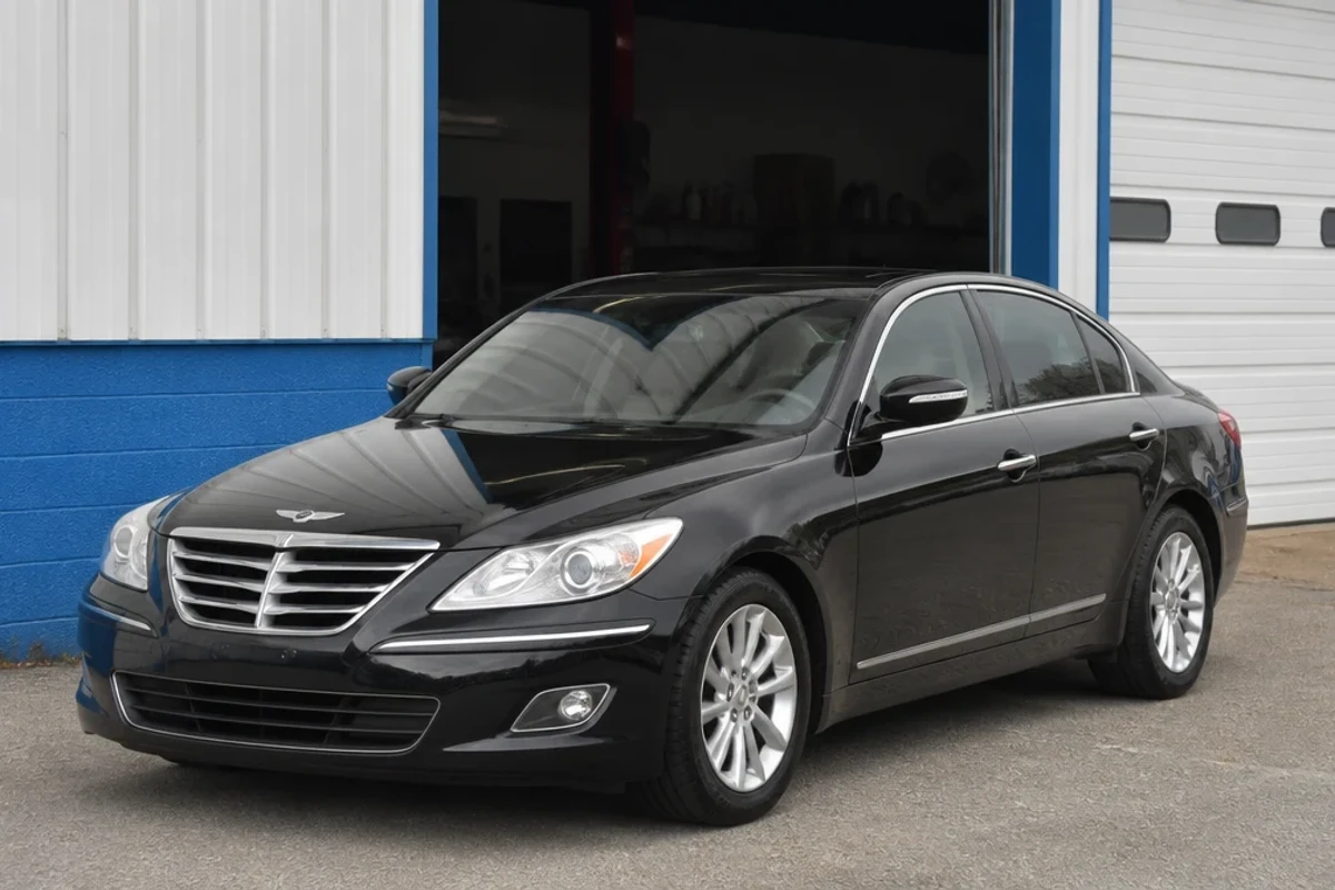 Hyundai Genesis 2008–2013