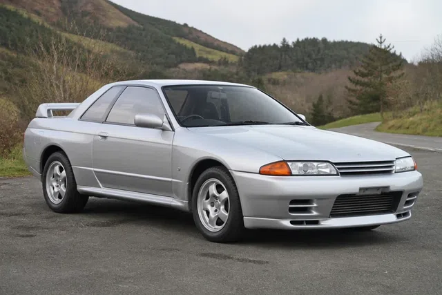 Nissan Skyline 1989–1993