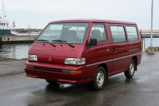 Mitsubishi L300