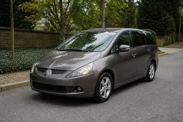 Mitsubishi Grandis 2004–2011