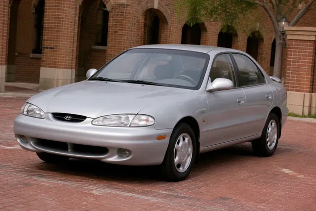 Hyundai Sonata 1993–1998