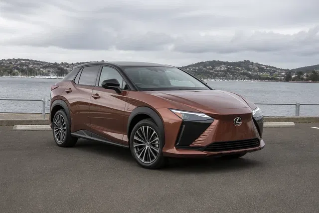 Lexus RZ