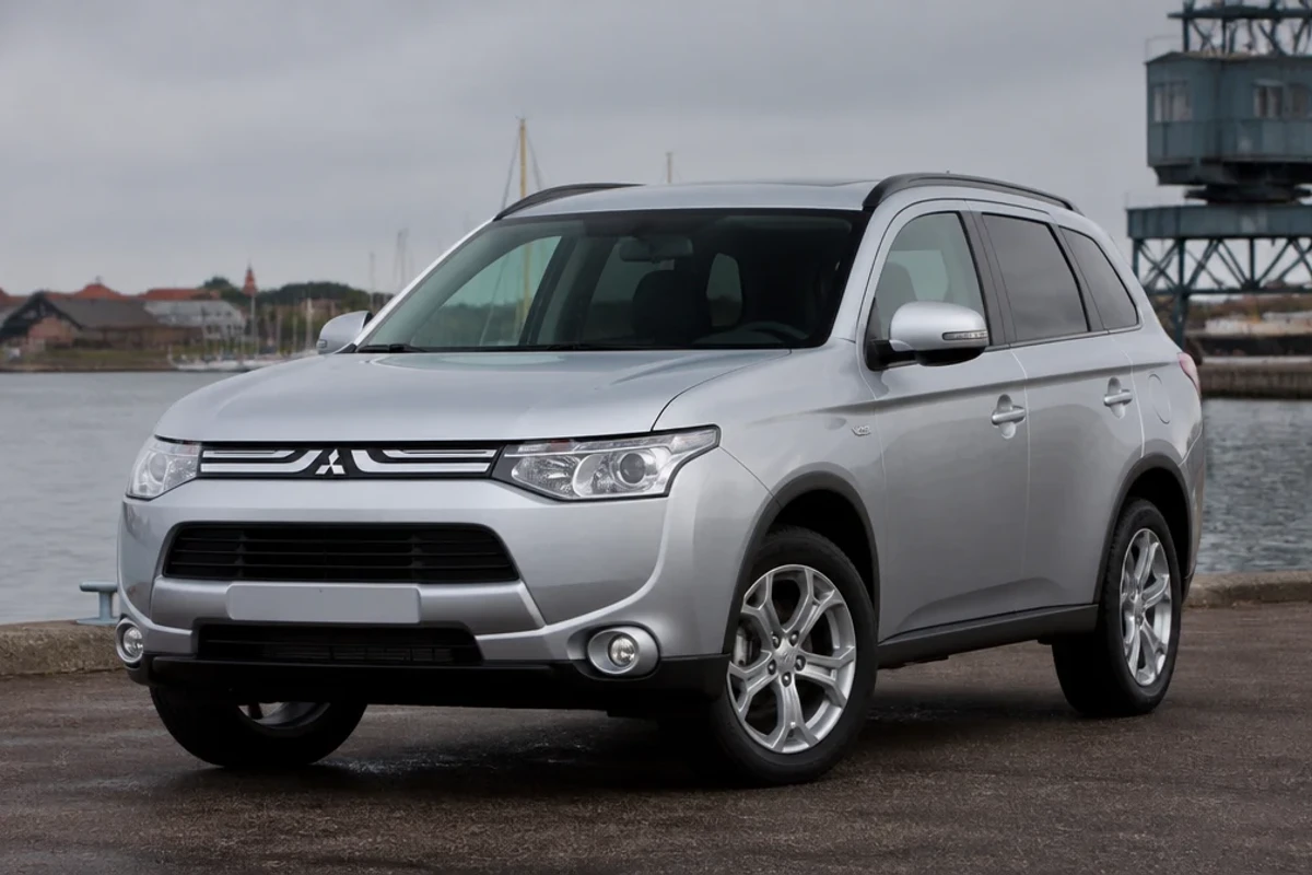 Mitsubishi Outlander 2012–2024
