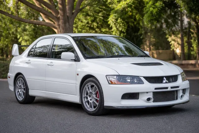 Mitsubishi Lancer EVO 2001–2002