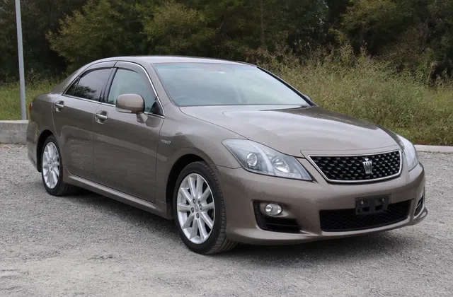 Toyota Crown Athlete 2008–2012