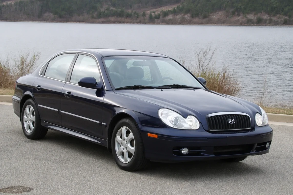 Hyundai Sonata 2001–2005