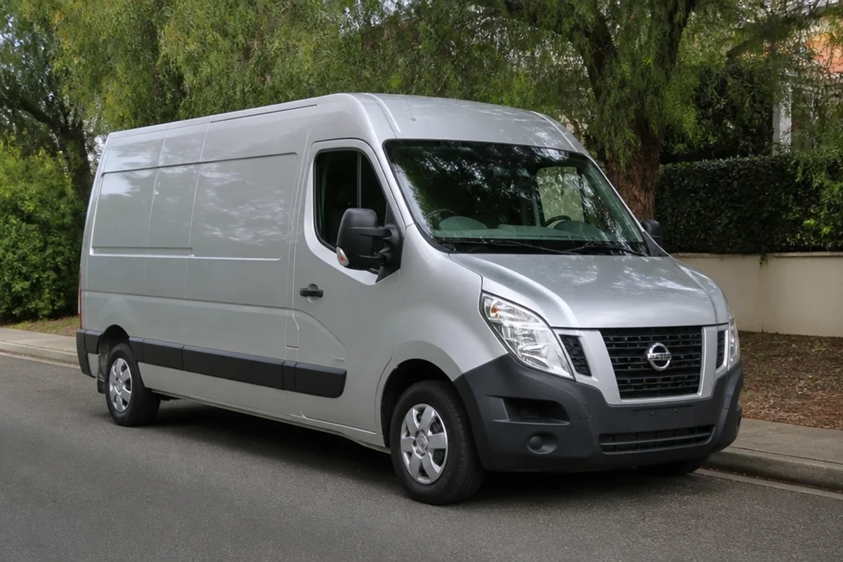 Nissan NV400 2022–2024
