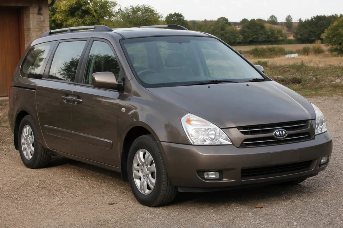 Kia Carnival 2004–2014