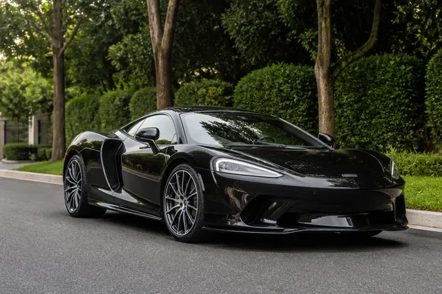 McLaren GT