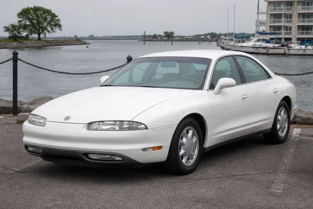 Oldsmobile Aurora