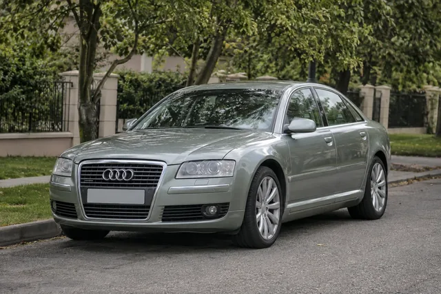 Audi A8 2002–2010