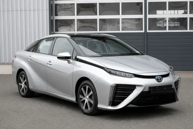 Toyota Mirai 2014–2021