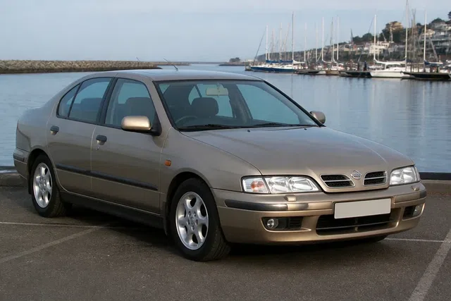 Nissan Primera 1996–2002