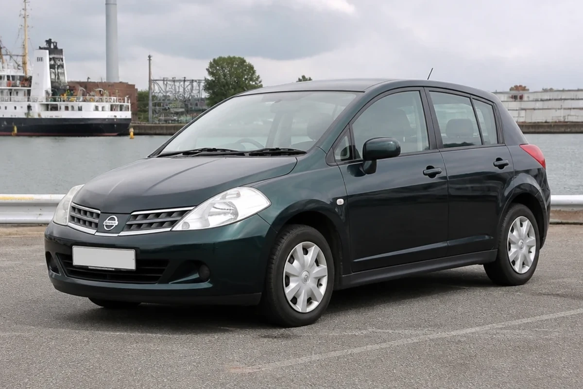 Nissan Tiida 2004–2018