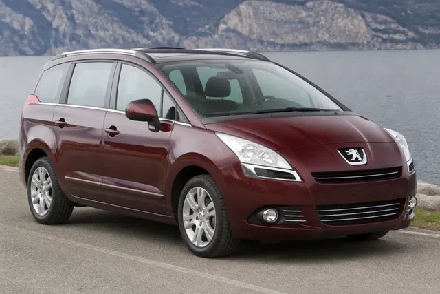 Peugeot 5008 2009–2017