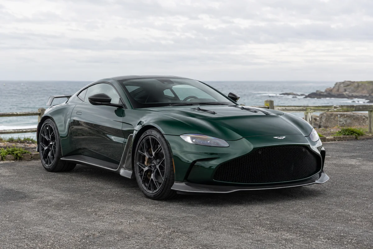 Aston Martin V12 Vantage 2022–nu