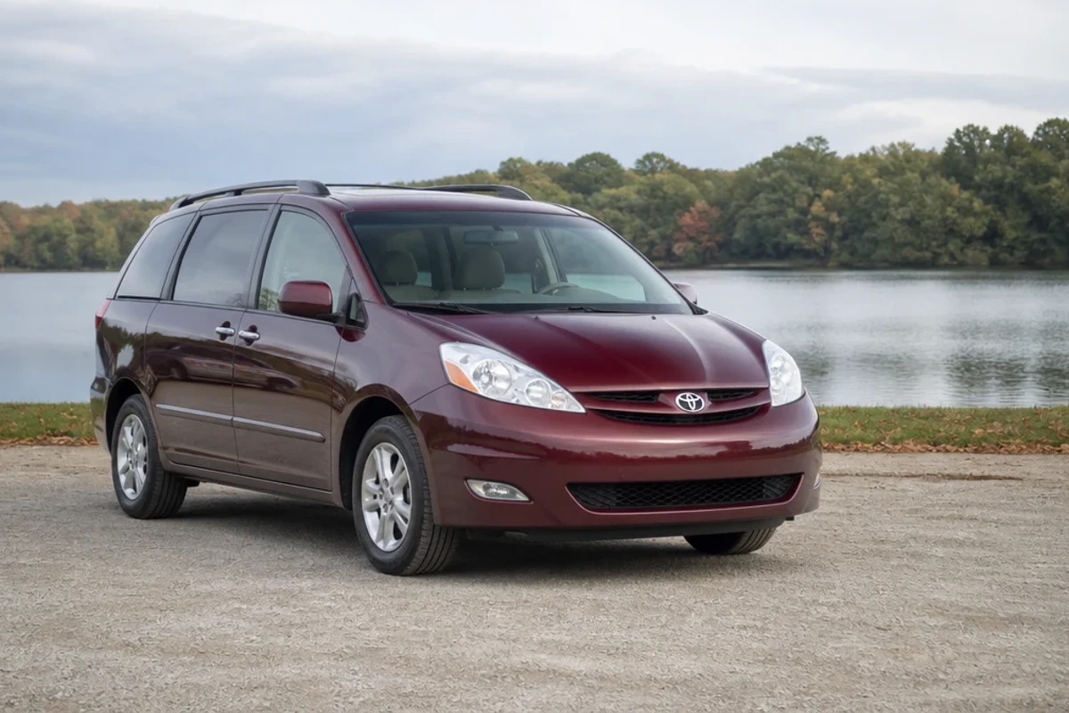 Toyota Previa 2006–2019