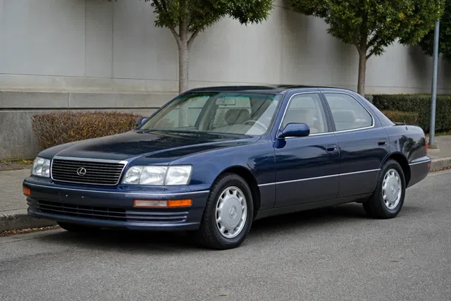 Lexus LS400
