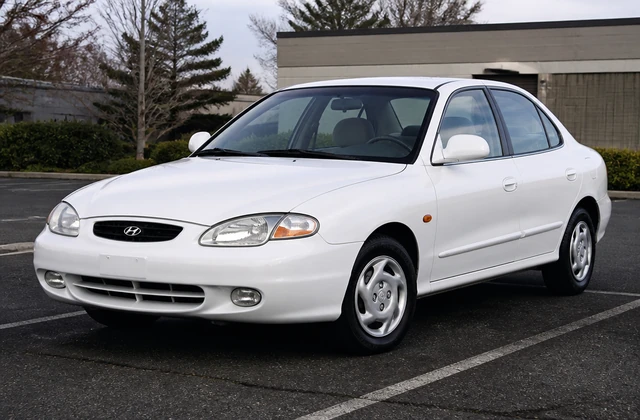 Hyundai Elantra 1995–2000