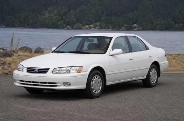 Toyota Camry 1996–2001