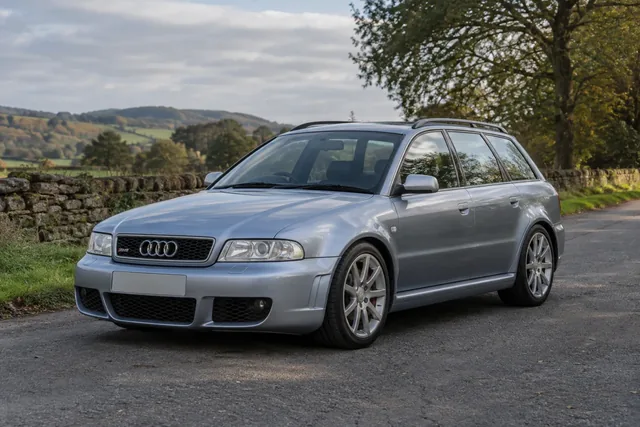 Audi RS4 2000–2001