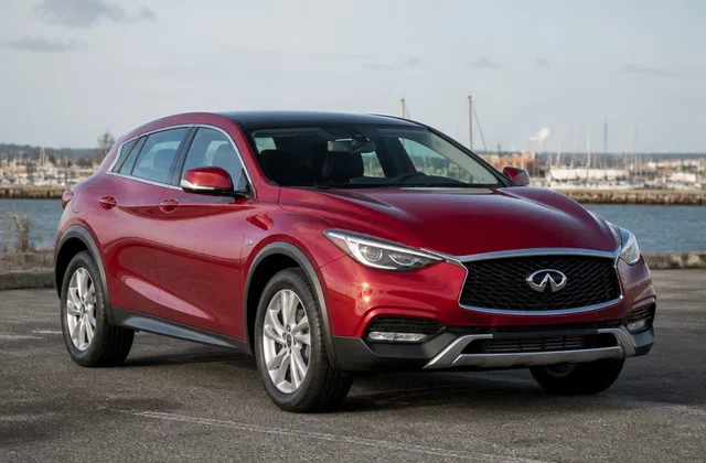 Infiniti Q30